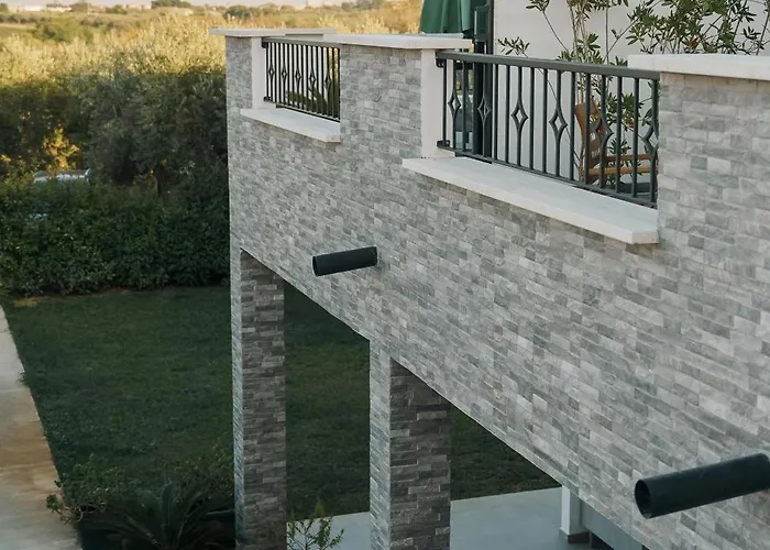 Tana Del Riccio Ortona