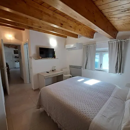 Tana Del Riccio Bed & Breakfast 3*